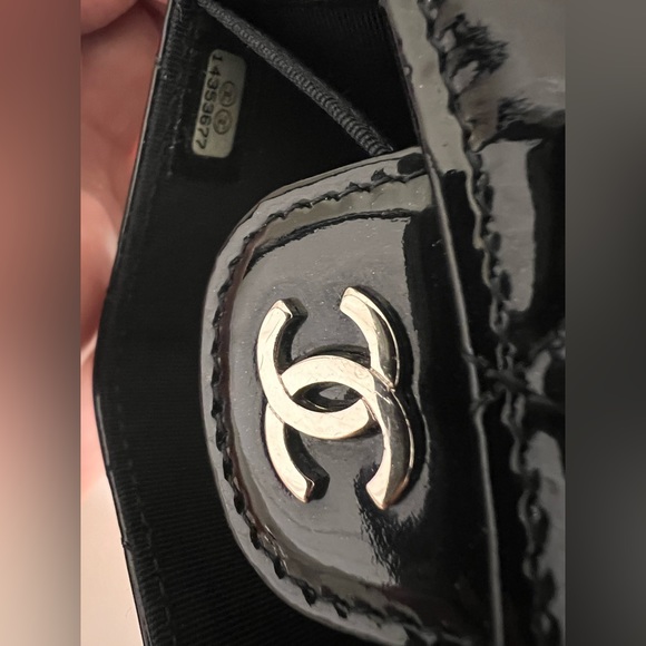 EUC Chanel Compact Wallet in Black Quiled Patent Leather with Silver CC logo - Picture 3 of 11